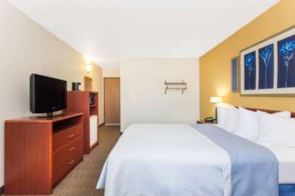 Days Inn Austin 9