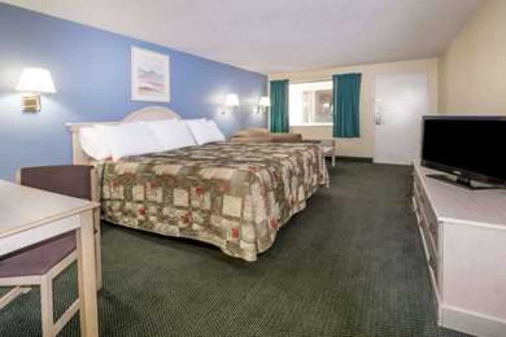 DAYS INN AUSTIN SOUTH 9