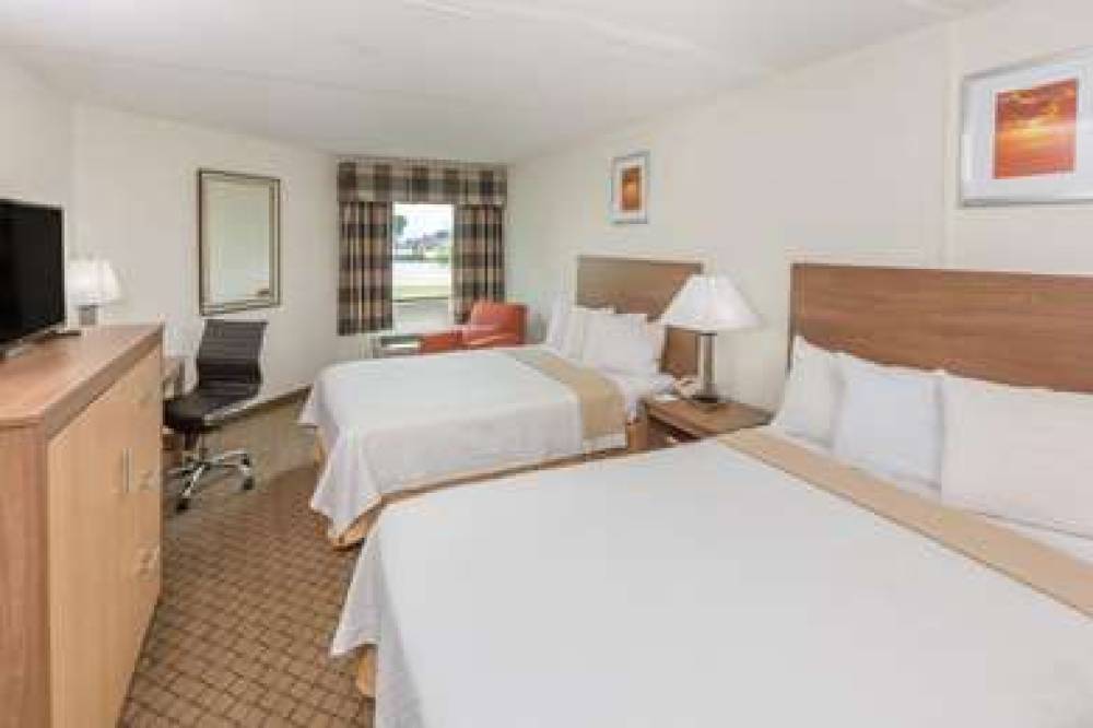 DAYS INN BILOXI BEACH 7