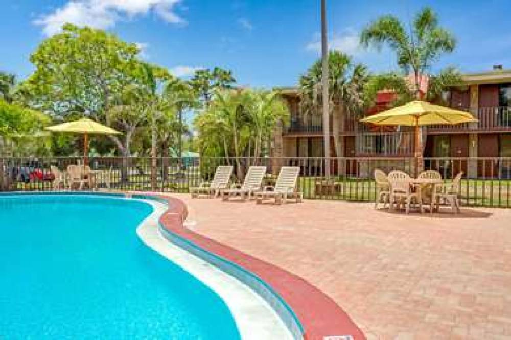 Days Inn Bradenton - Near The Gulf 7