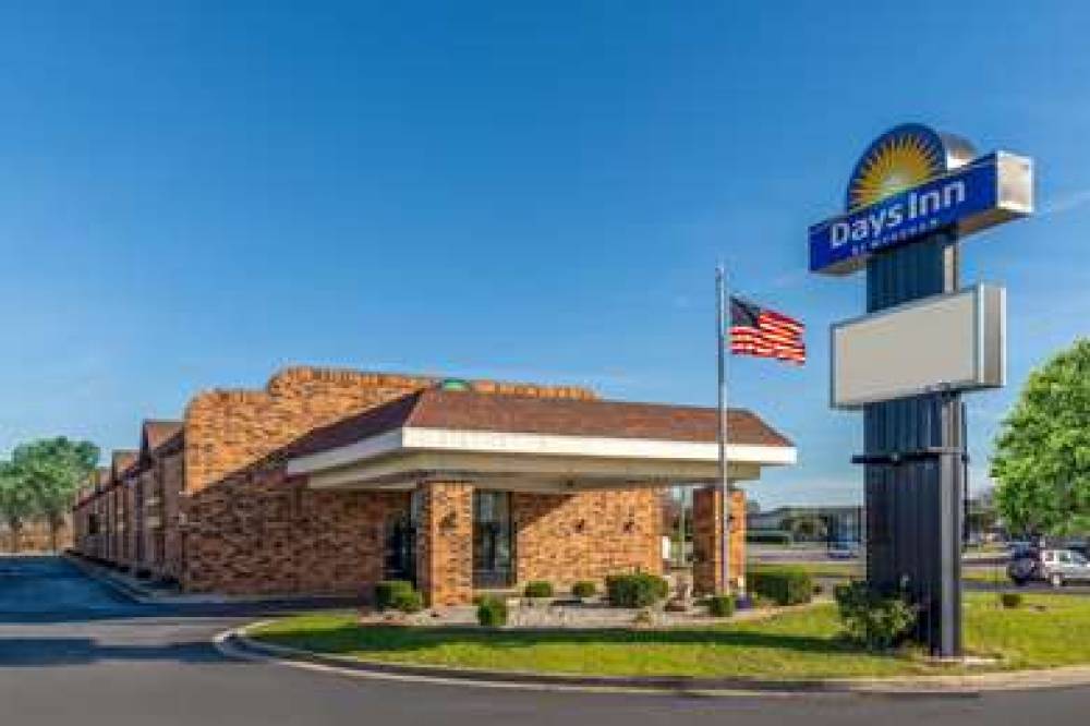 Days Inn By Wyndham Anderson IN 1