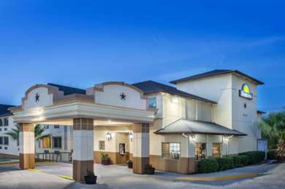 Days Inn By Wyndham Arlington 1