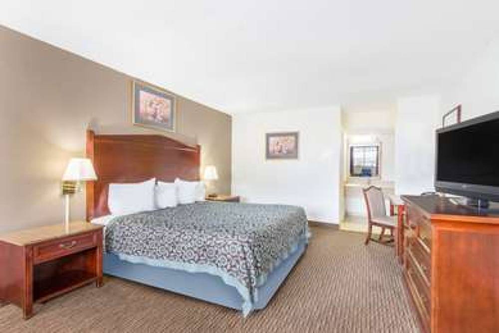 Days Inn By Wyndham Arlington Pentagon 8