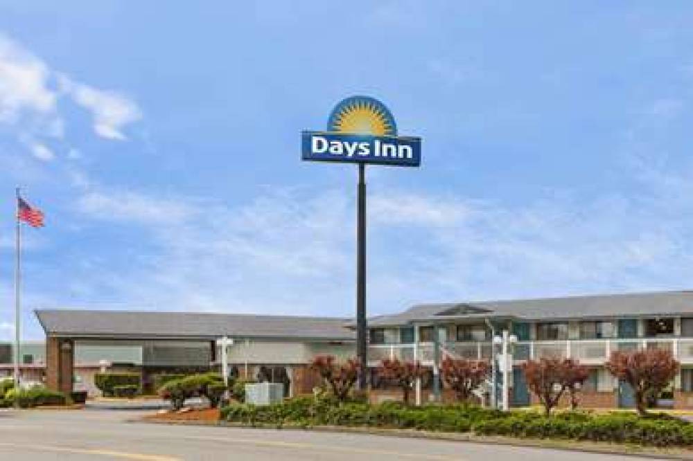 Days Inn By Wyndham Auburn 1