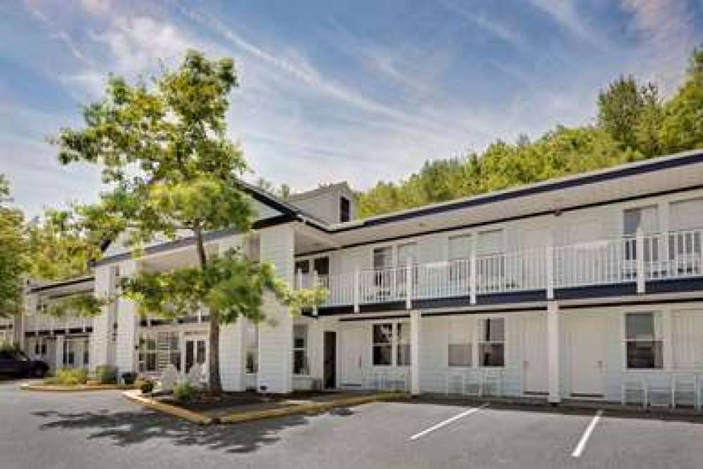 Days Inn By Wyndham Bar Harbor 1