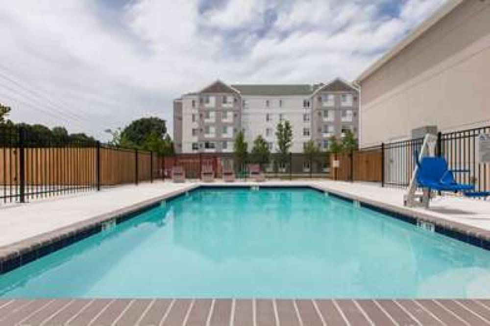 DAYS INN BY WYNDHAM BATON ROUGE AIR 8