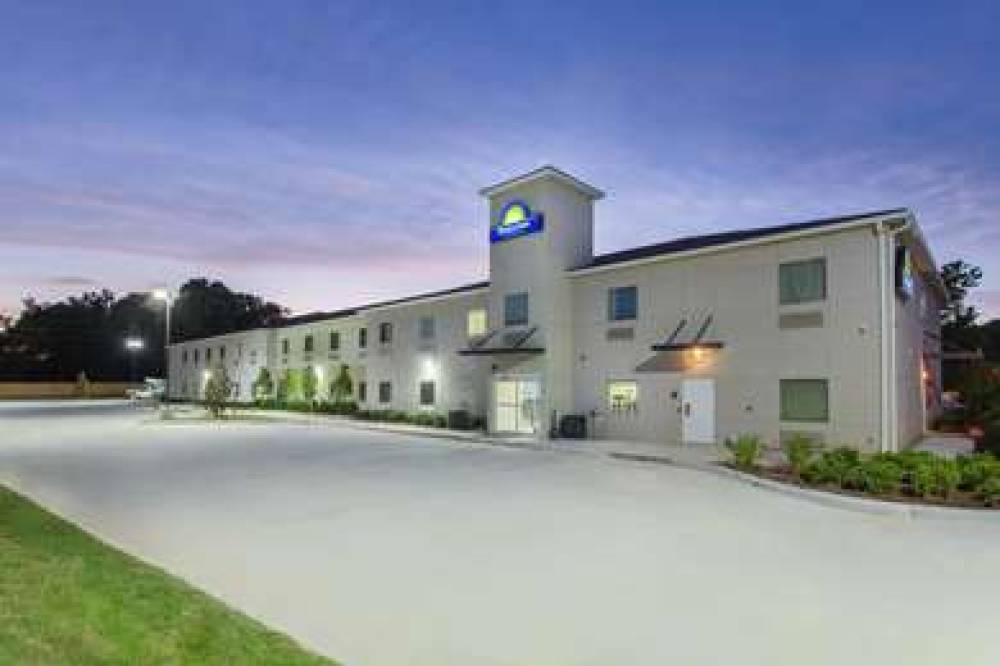 DAYS INN BY WYNDHAM BATON ROUGE AIR 2