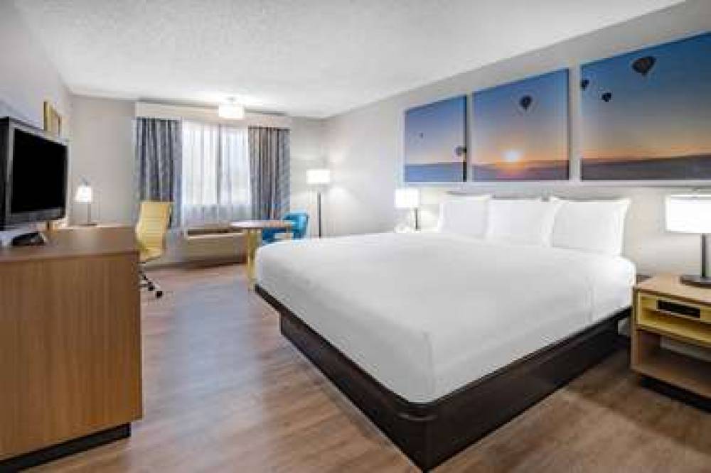 Days Inn By Wyndham Bernalillo 10