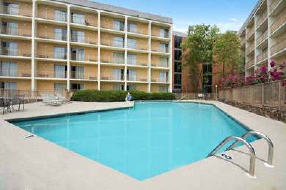 Days Inn By Wyndham Birmingham Vestavia Hills 3