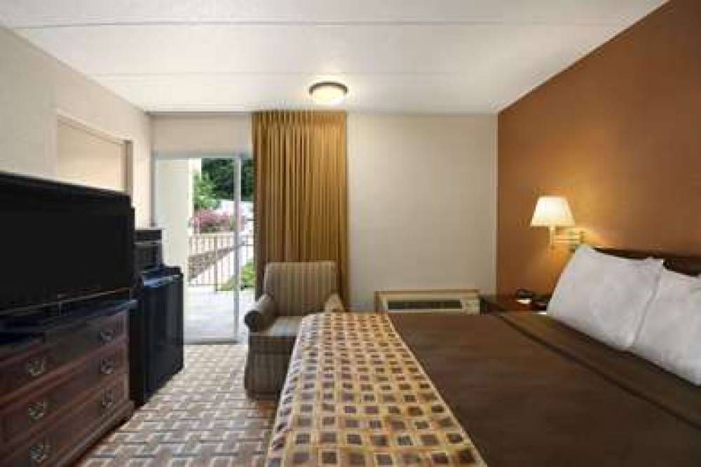 Days Inn By Wyndham Birmingham Vestavia Hills 7