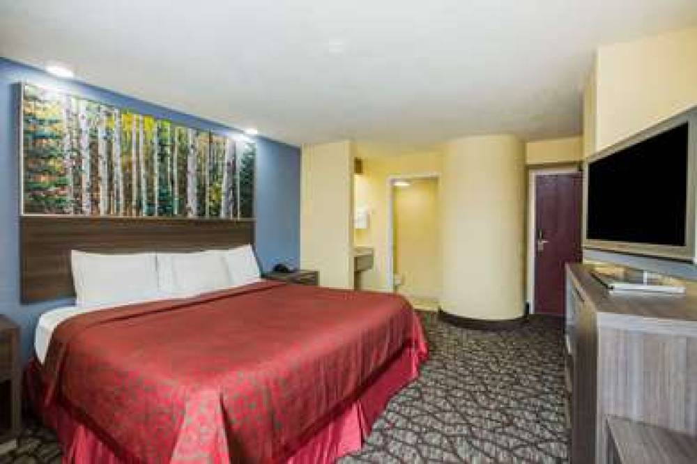 Days Inn By Wyndham Blue Springs 10