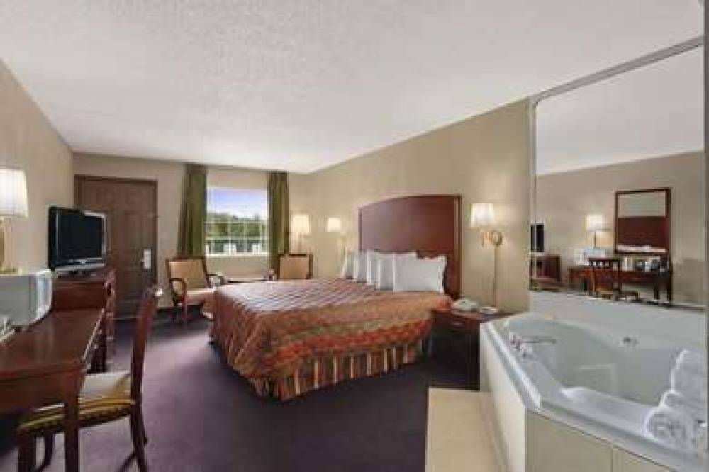 Days Inn By Wyndham Branson/Near The Strip 10