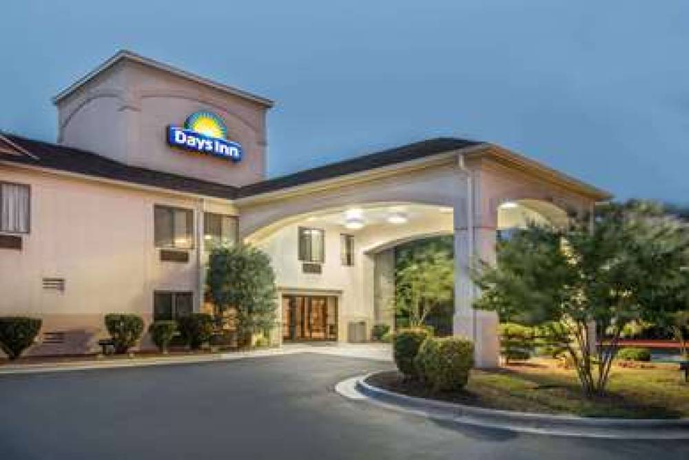 Days Inn By Wyndham Burlington East 1