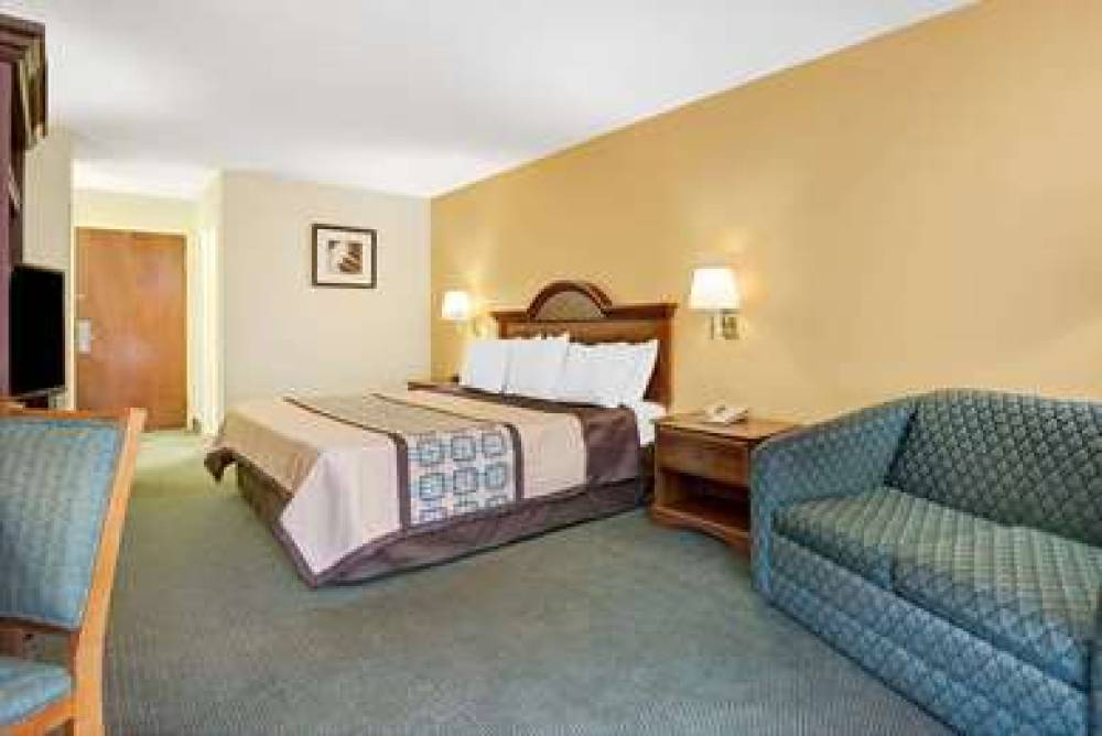 Days Inn By Wyndham Burlington East 9