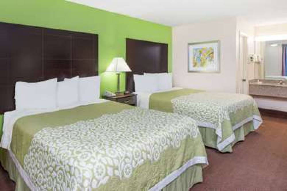 Days Inn By Wyndham Calvert City 10