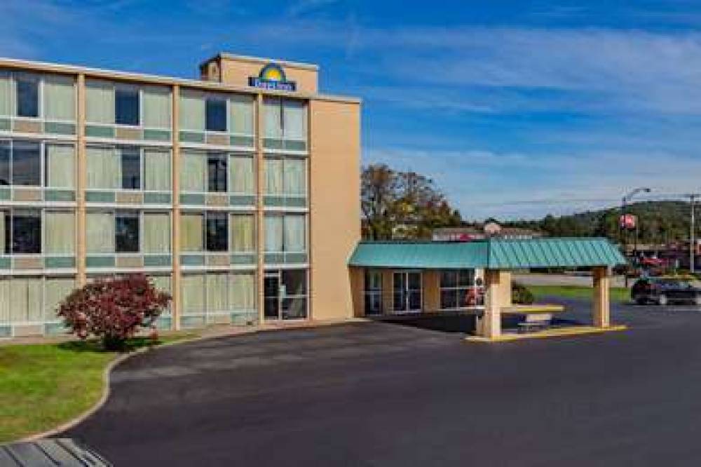 Days Inn By Wyndham Cambridge 3