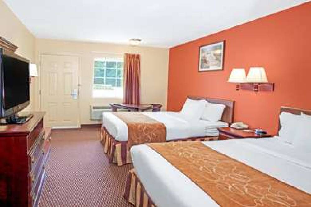 Days Inn By Wyndham Canton 10