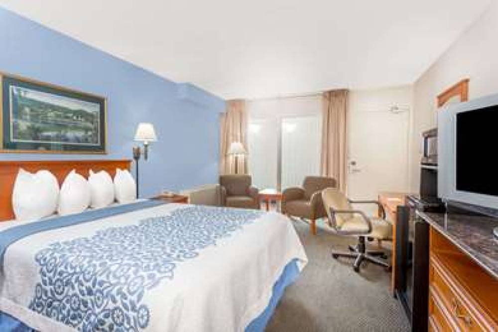 Days Inn By Wyndham Cedar Falls- University Plaza 5