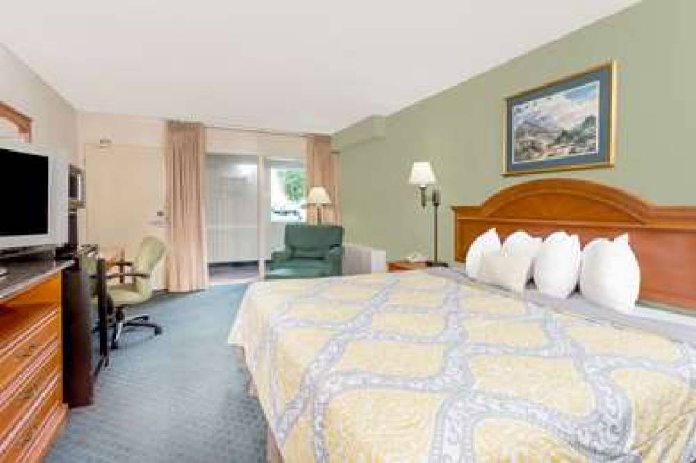 Days Inn By Wyndham Cedar Falls- University Plaza 8