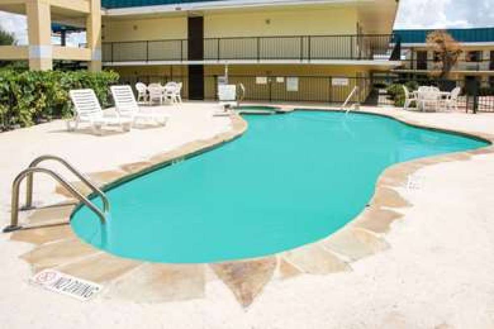 Days Inn By Wyndham Central San Antonio NW Medical Center 6