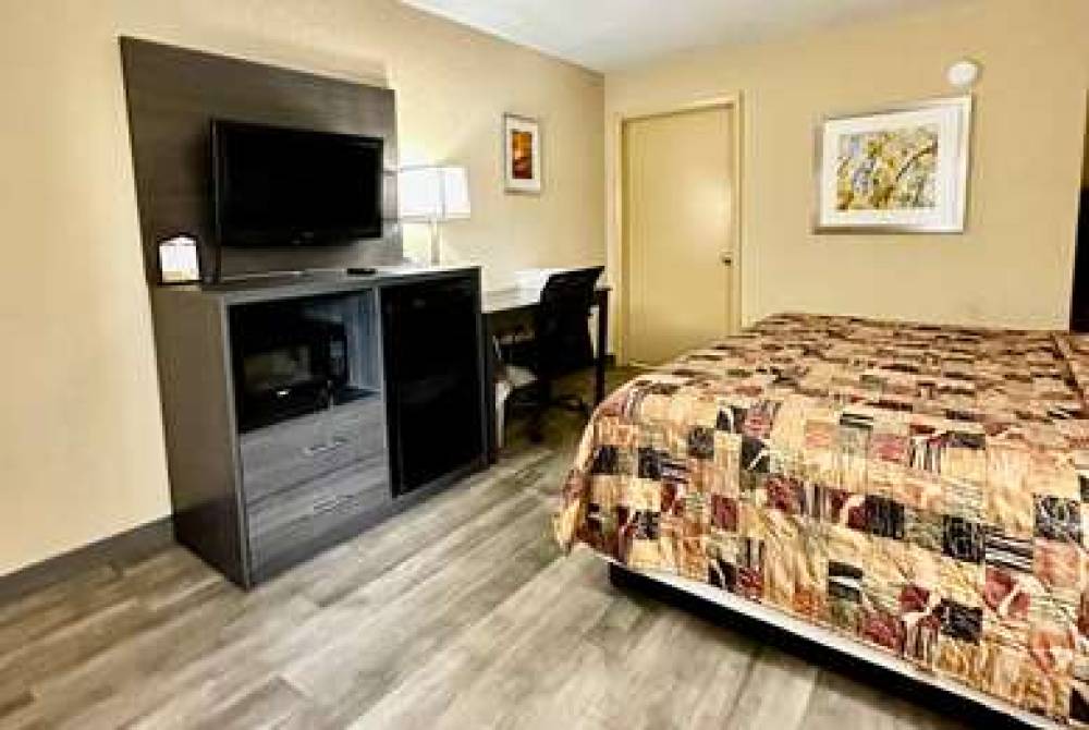 Days Inn By Wyndham Charlotte Northlake 5