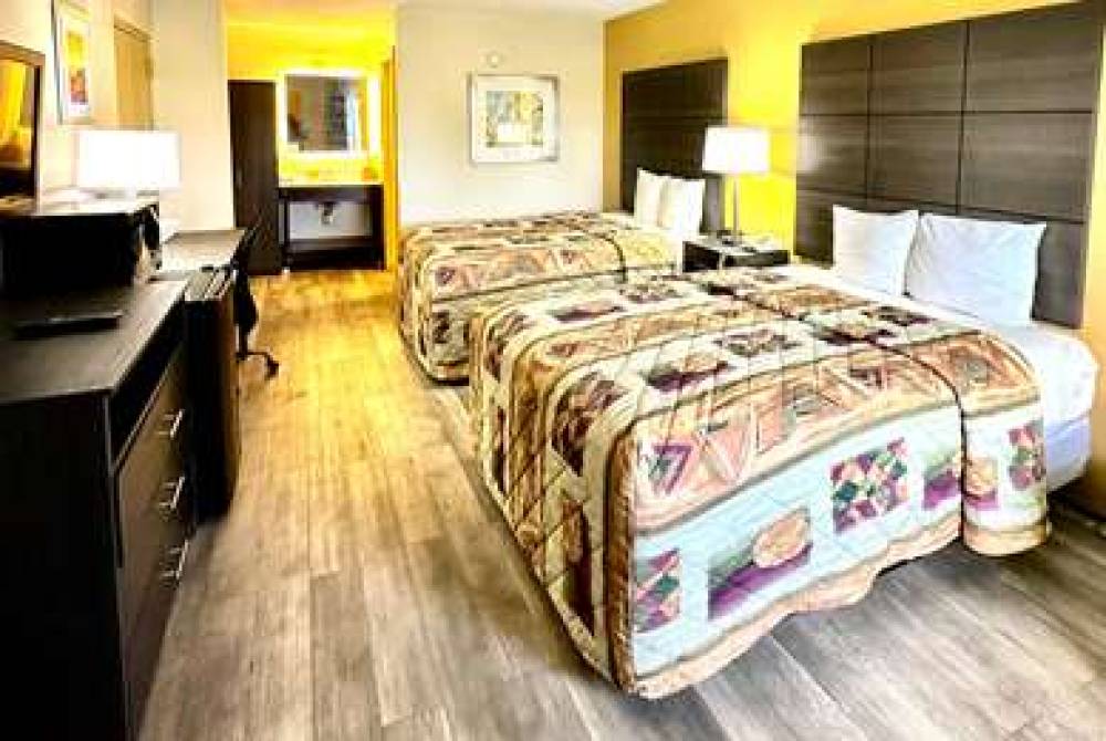 Days Inn By Wyndham Charlotte Northlake 6