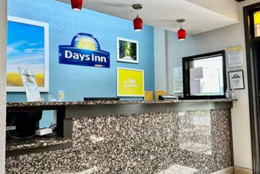 Days Inn By Wyndham Charlotte Northlake 2