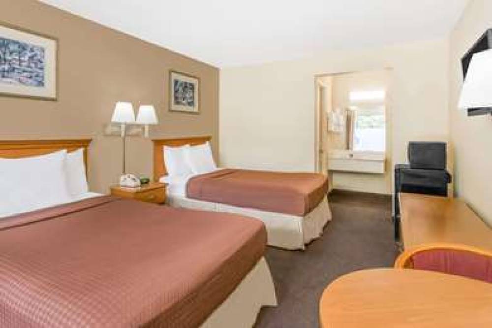 Days Inn By Wyndham Christiansburg 10