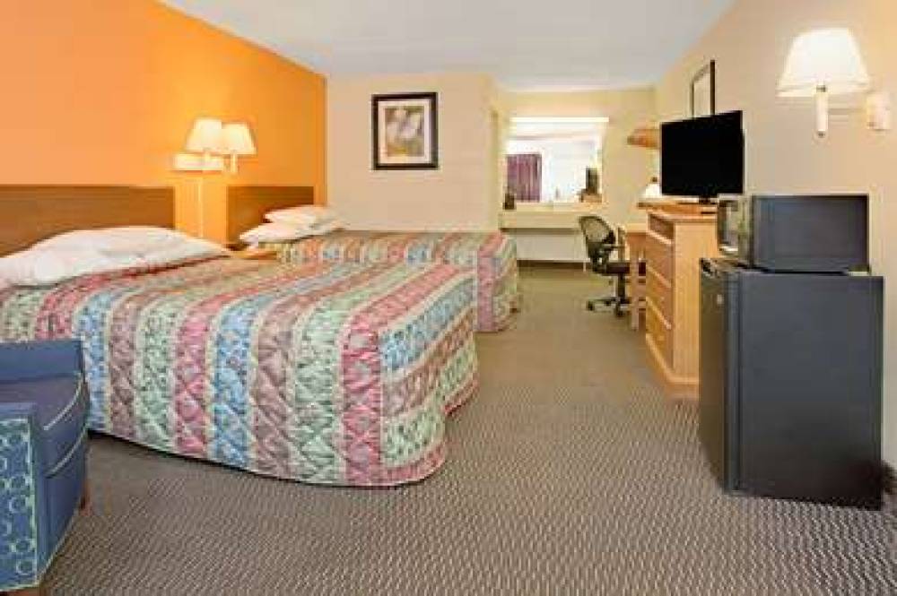 Days Inn By Wyndham Cincinnati East 10