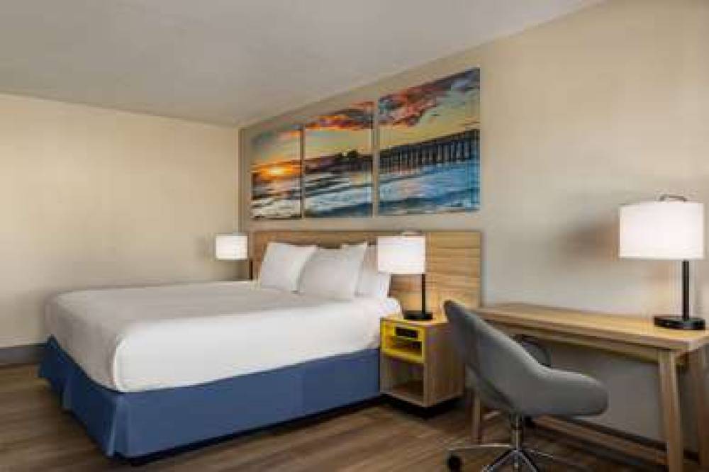 Days Inn By Wyndham Cocoa Beach Port Canaveral 5