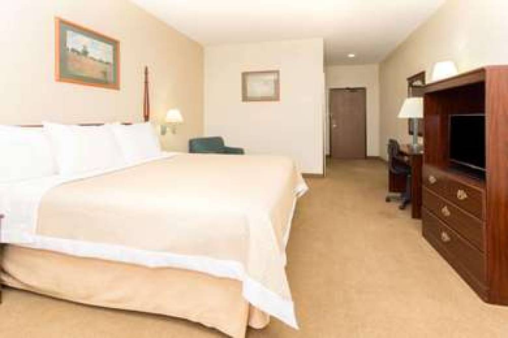 Days Inn By Wyndham Colorado Springs Airport 7