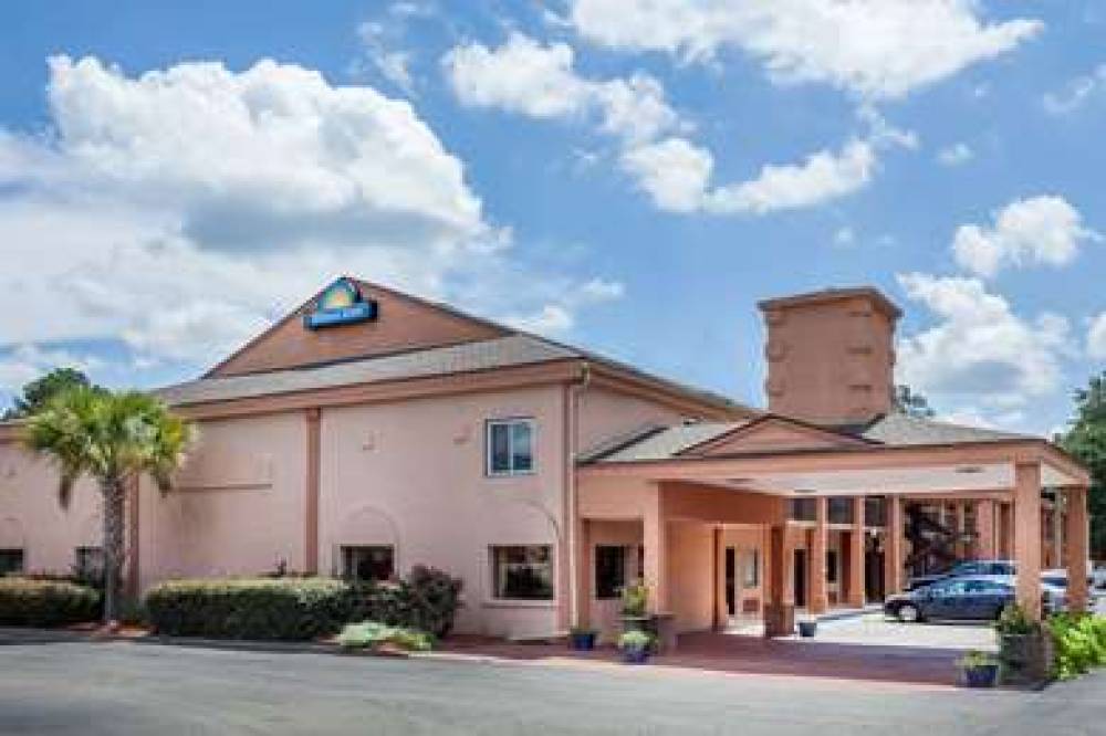 Days Inn By Wyndham Columbia 1