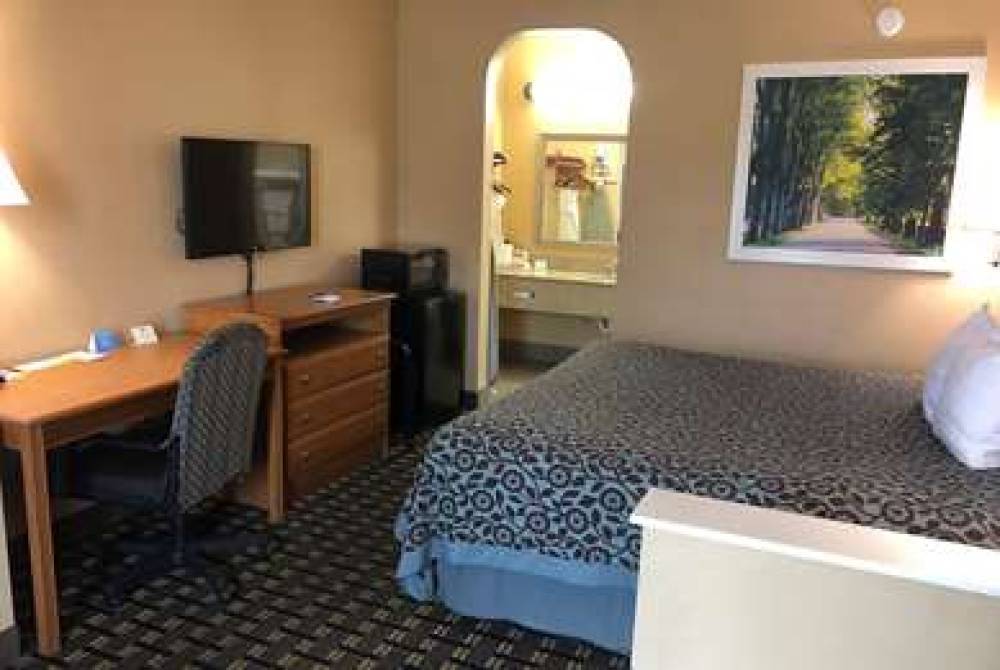 Days Inn By Wyndham Columbus 5