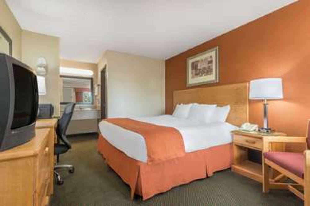 Days Inn By Wyndham Columbus Fairgrounds 6