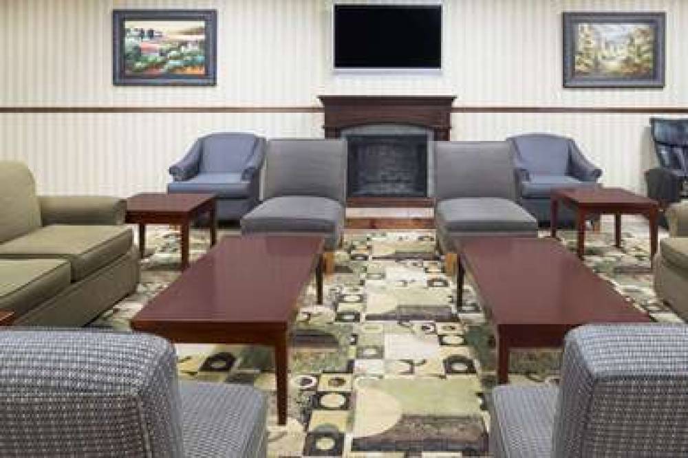 Days Inn By Wyndham Columbus-North Fort Benning 2