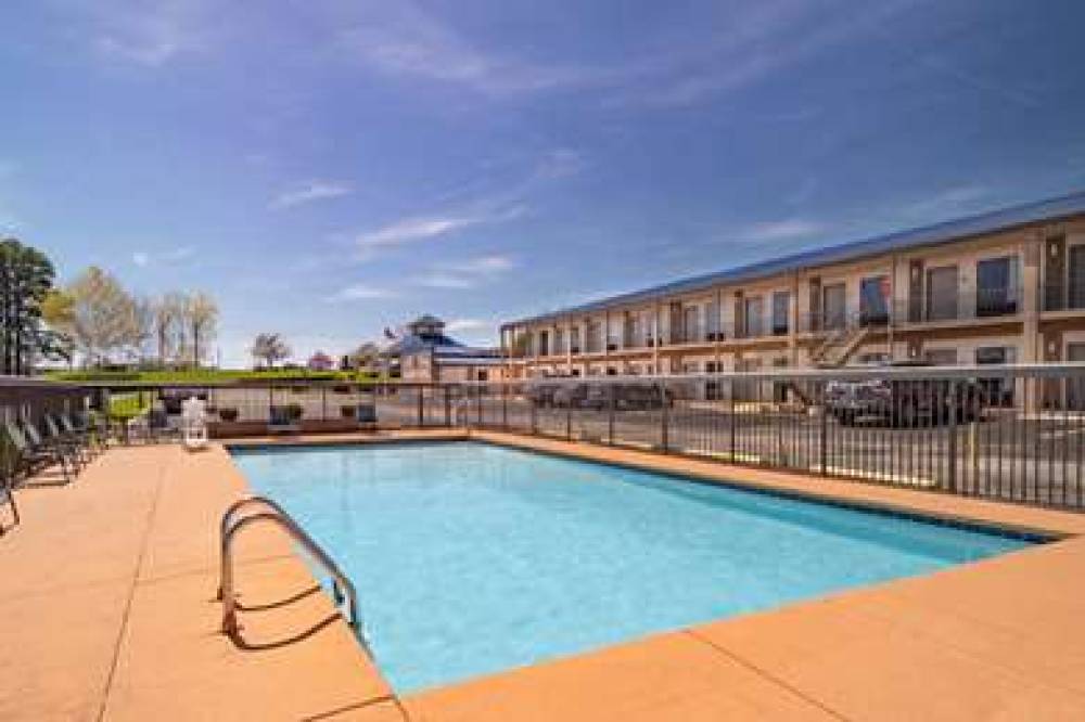 Days Inn By Wyndham Cookeville 5