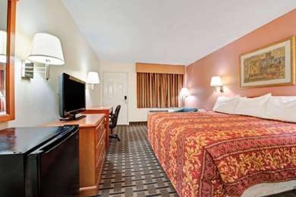 Days Inn By Wyndham Dallas South 7