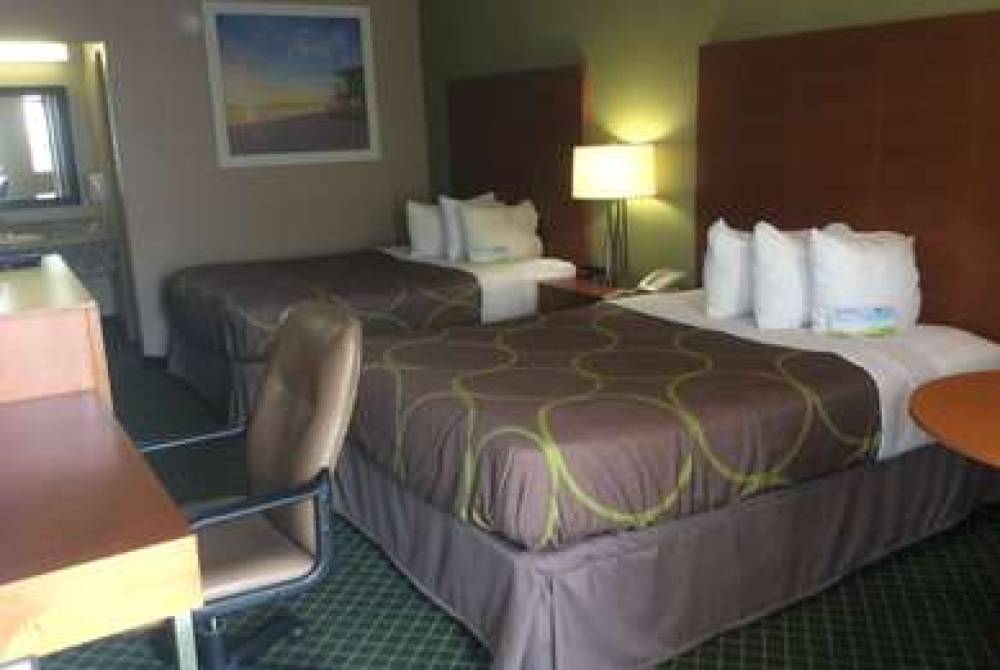 DAYS INN BY WYNDHAM DONALSONVILLE 2