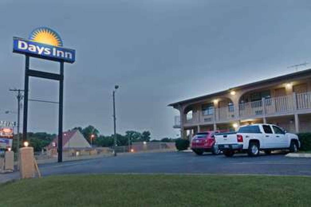 Days Inn By Wyndham Downtown Nashville West Trinity Lane