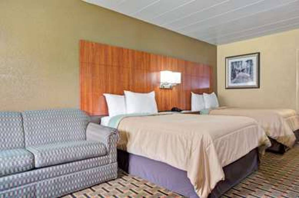 Days Inn By Wyndham Durham/Near Duke University 8