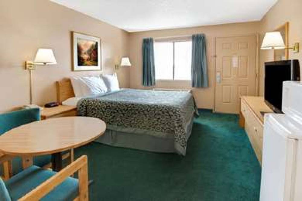 Days Inn By Wyndham El Paso Airport East 8