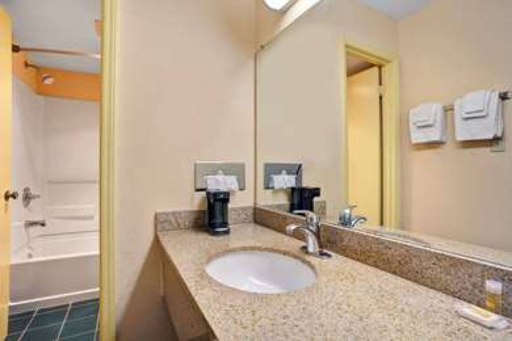 Days Inn By Wyndham Elizabeth City 6