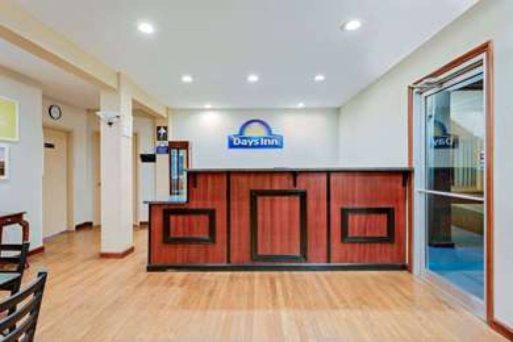 Days Inn By Wyndham Fairmont 2