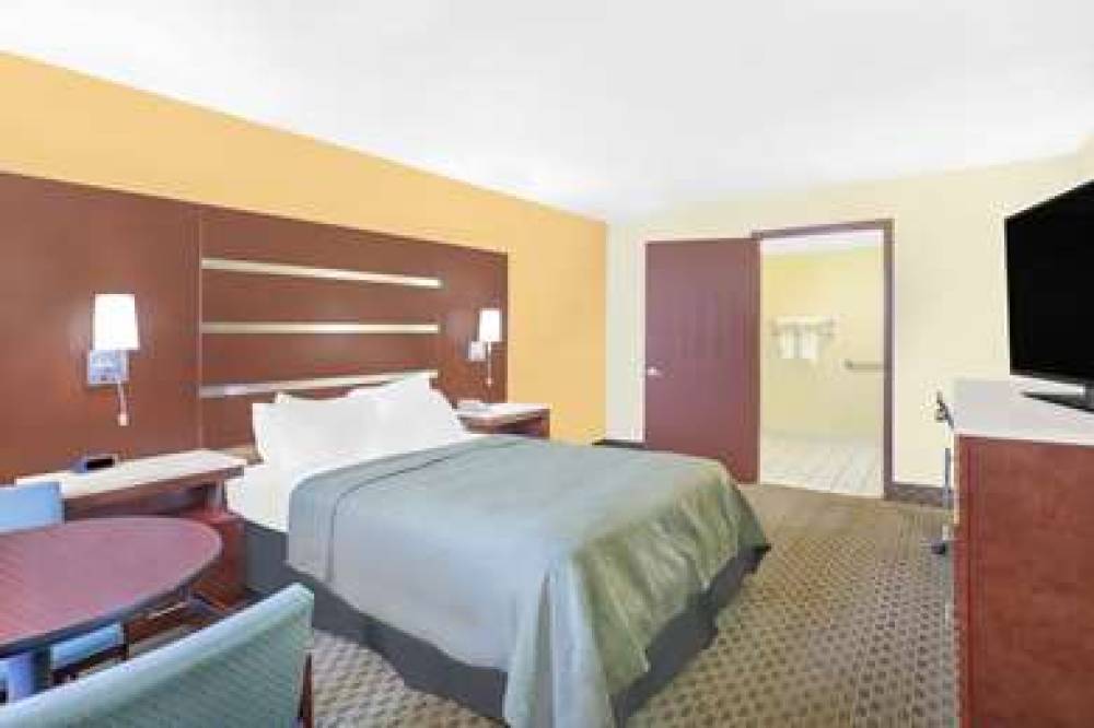 DAYS INN BY WYNDHAM, FAYETTEVILLE 10