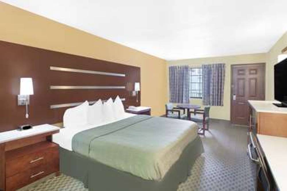 DAYS INN BY WYNDHAM, FAYETTEVILLE 5