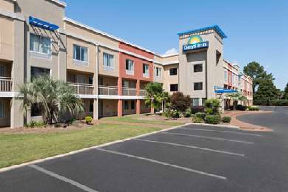 DAYS INN BY WYNDHAM FLORENCE NEAR C 3