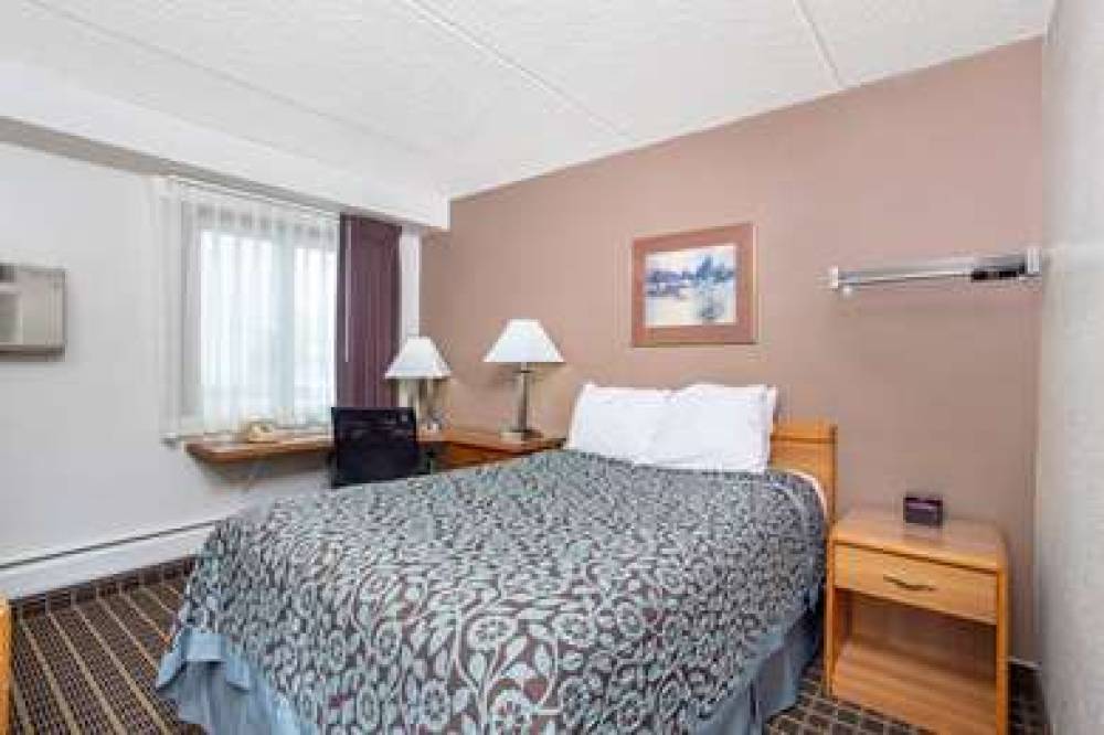 Days Inn By Wyndham Fond Du Lac 10