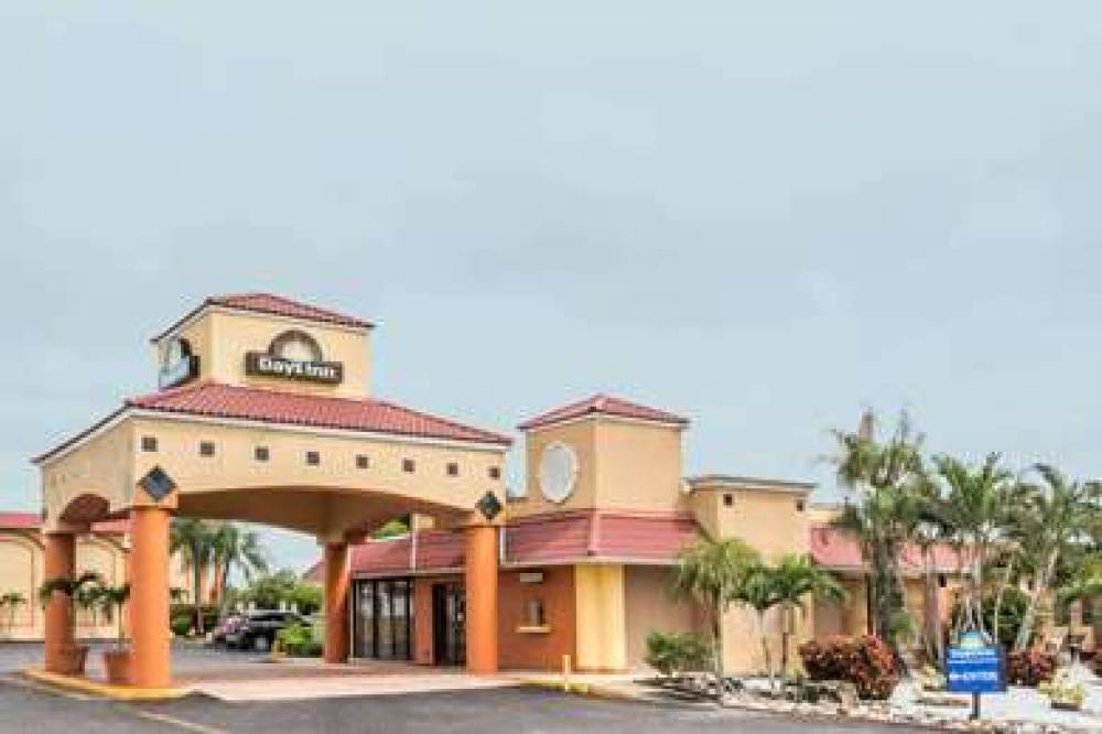 Days Inn By Wyndham Fort Myers