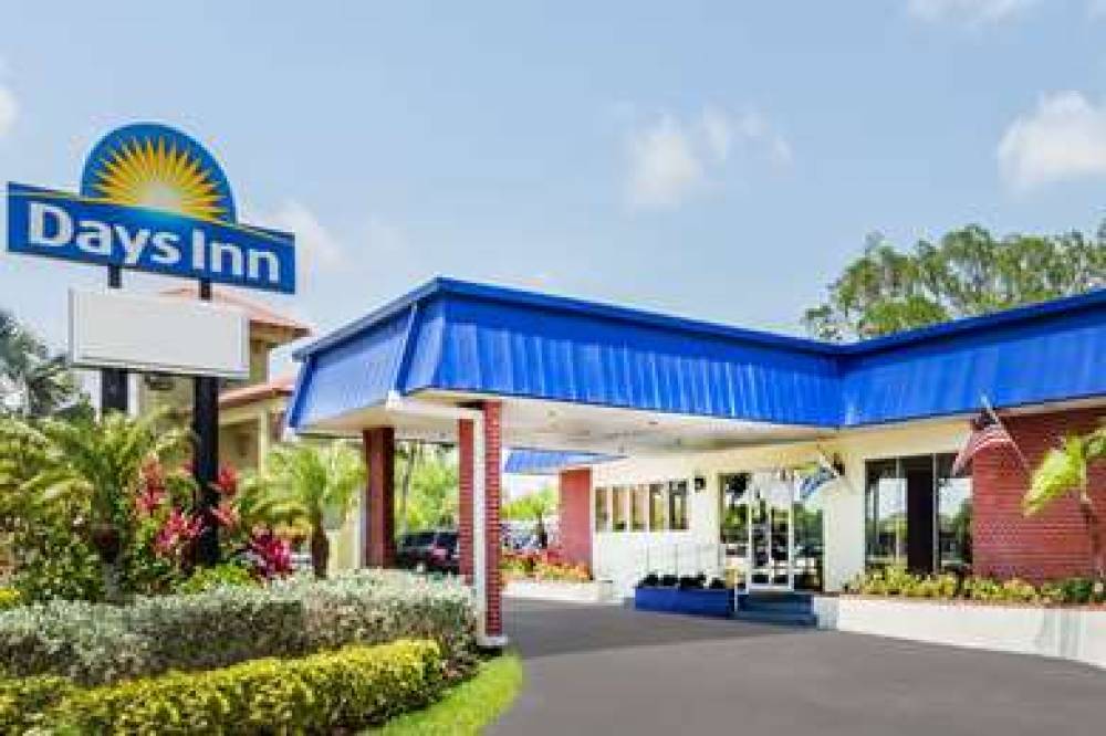 Days Inn By Wyndham Fort Myers Springs Resort 1