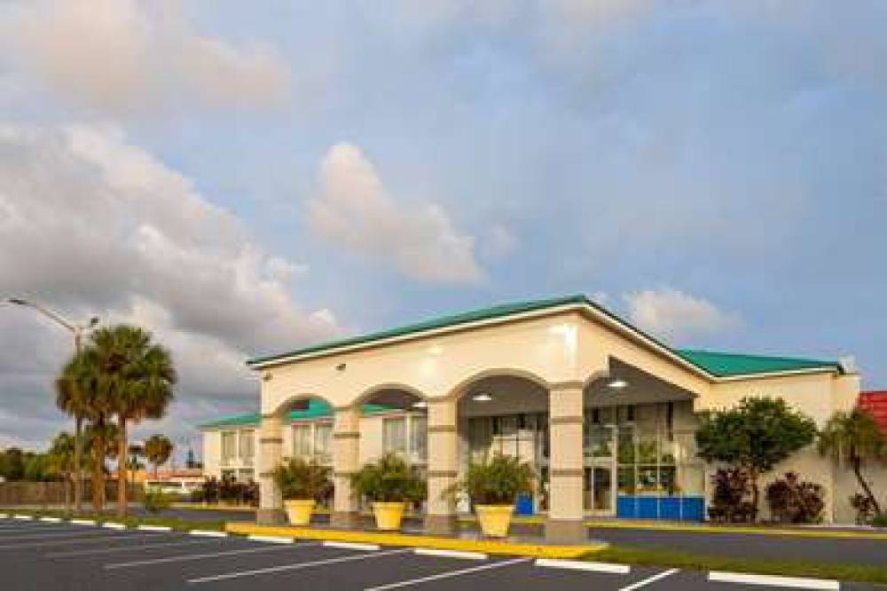 Days Inn By Wyndham Fort Pierce Midtown 2